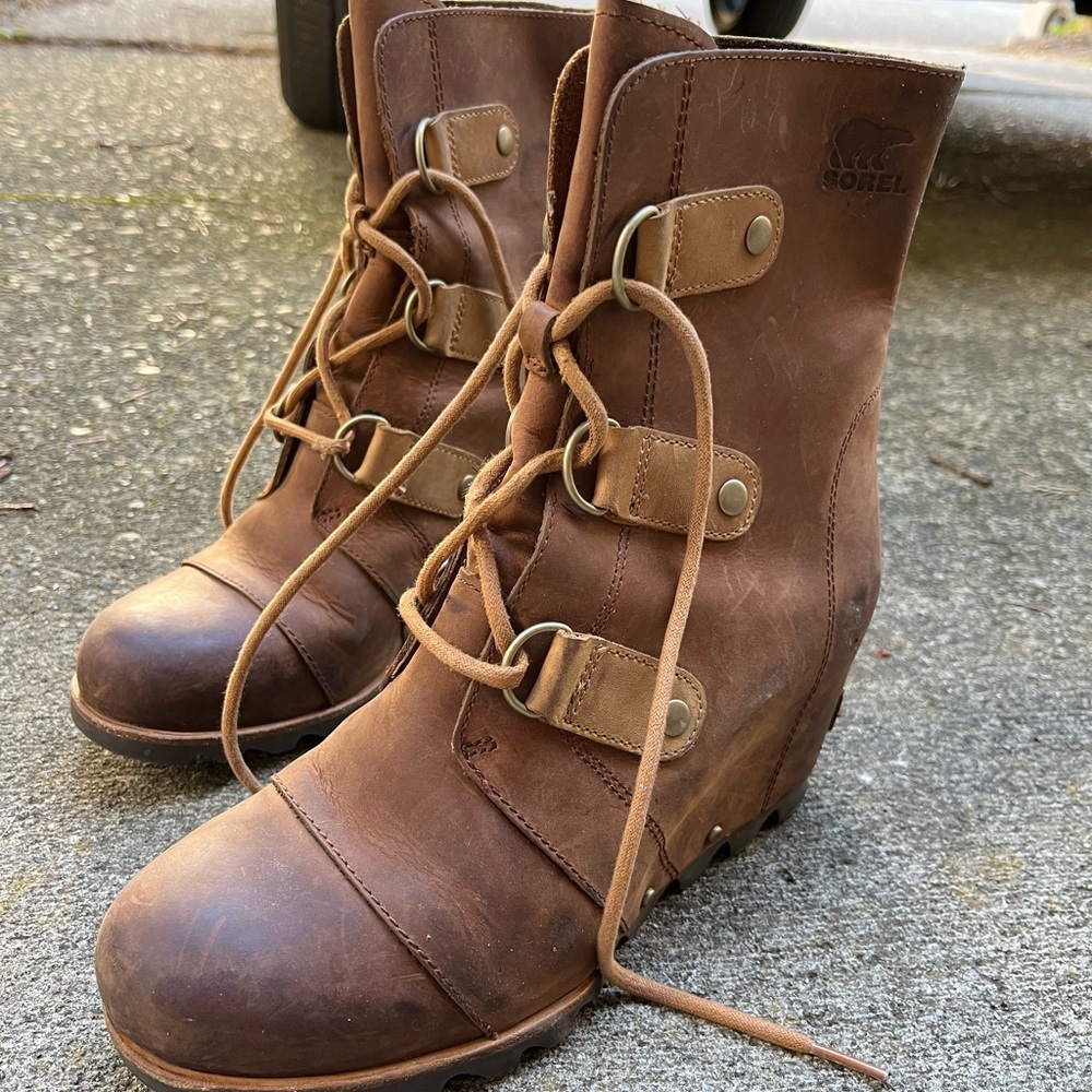 Sorel Lace-up Boots. Size 8